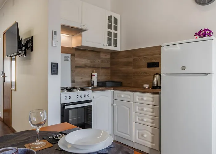 아파트 With Parking Space - 23044 *