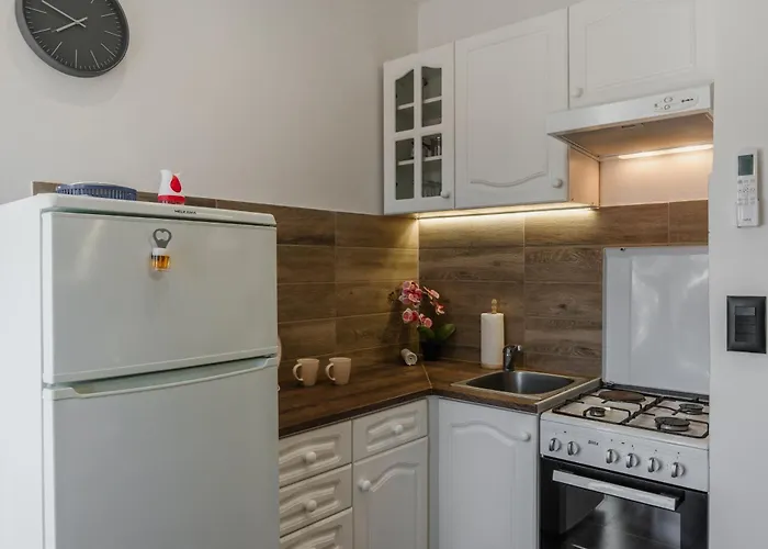 아파트 With Parking Space - 23044 *